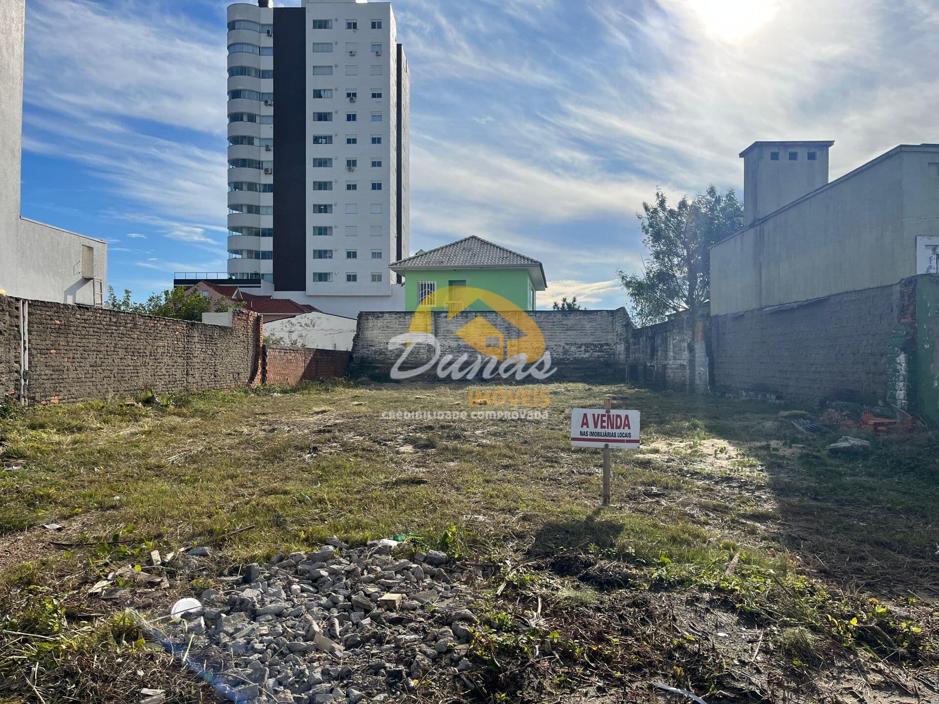 TERRENO NO CENTRO DE TRAMANDAÍ