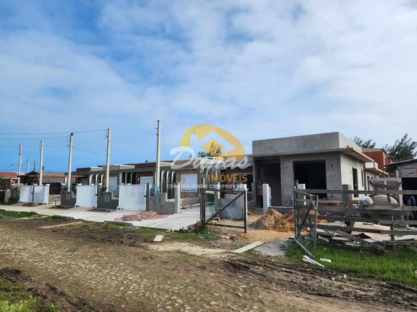 GEMINADA NOVA PRÓXIMA A PLATAFORMA