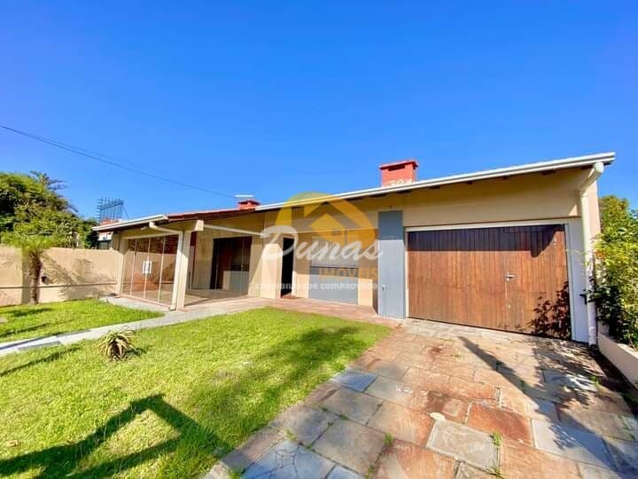 CASA COM ANEXO NA ZONA NOVA - TRAMANDAÍ