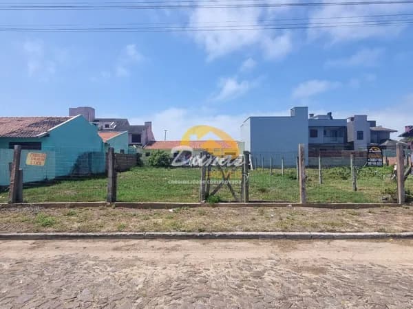 TERRENO A UMA QUADRA DO MAR EM NOVA TRAMANDAÍ