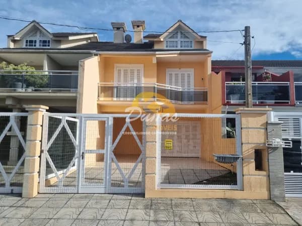 GEMINADA TRIPLEX NO CENTRO DE TRAMANDAÍ