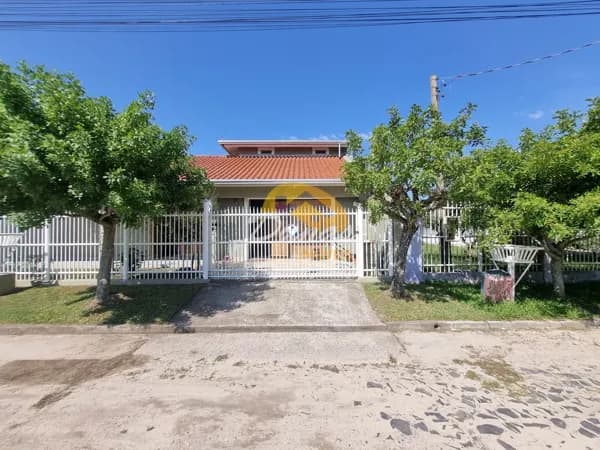 CASA EM REGIÃO DE MORADORES FIXOS EM NOVA TRAMANDAÍ