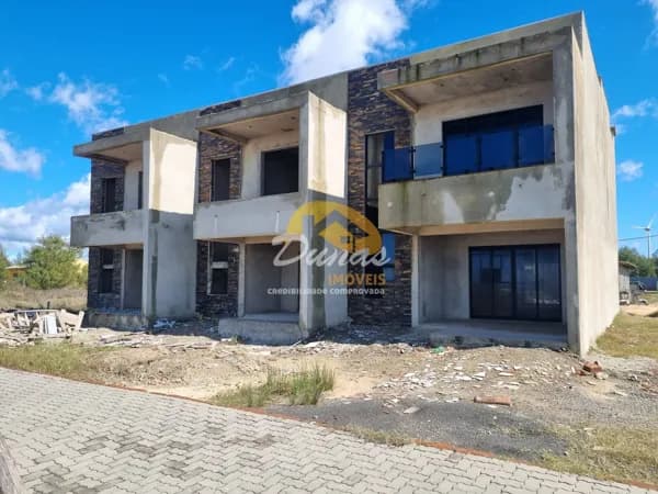 DUPLEX EM CONSTRUÇÃO NO BALNEÁRIO TIARAJÚ