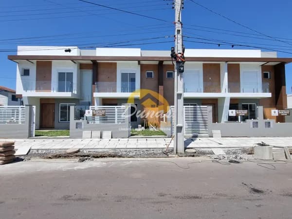 DUPLEX DE ALTO PADRÃO CONSTRUTIVO LOCALIZADO NO RECANTO DA LAGOA