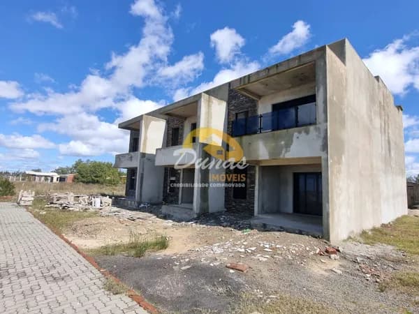 DUPLEX EM CONSTRUÇÃO