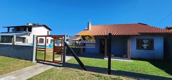 IMÓVEL COM 4 DORMITÓRIOS A 50M DO MAR