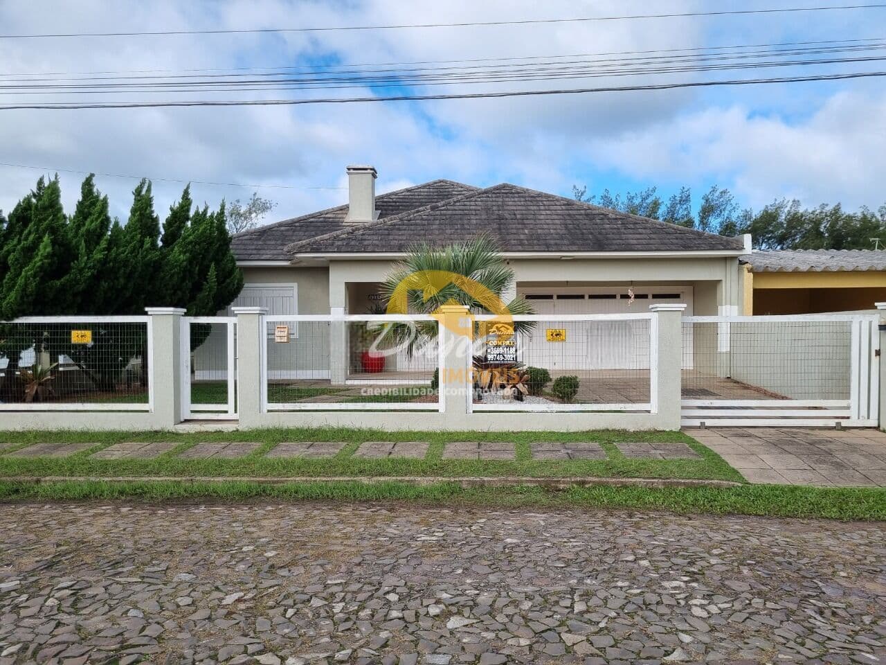 RESIDÊNCIA PRÓXIMA AO MAR EM NOVA TRAMANDAÍ