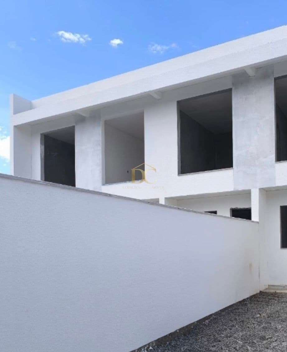 Sobrado Geminado com 2 quartos no Aventureiro