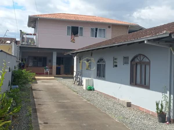Sobrado Residencial e Comercial Jardim Iririú