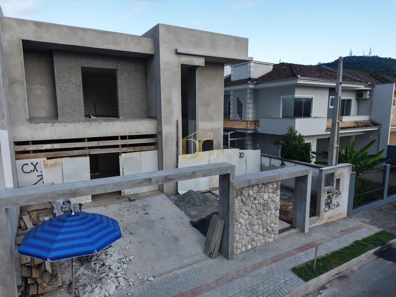 Casa Alto Padrão no Bairro Saguaçu com 258m²