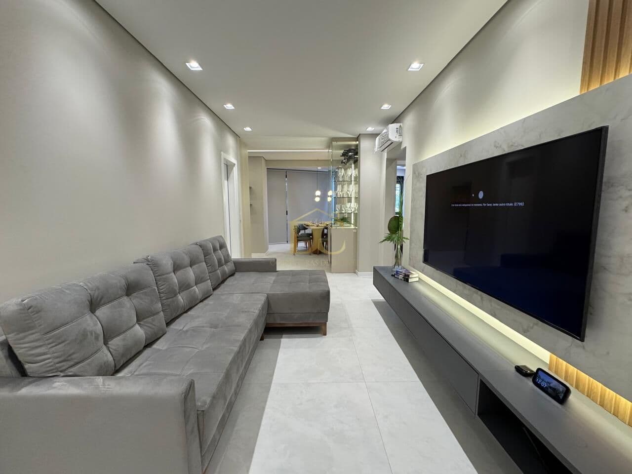 Apartamento DECORADO no Saguaçu com 2 vagas e 3 quartos