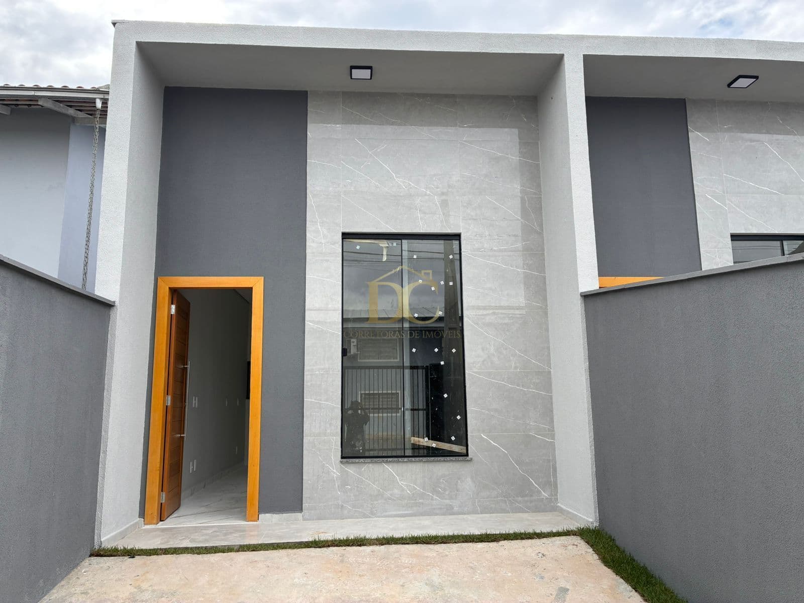 Casa Geminada com 2 quartos no Aventureiro