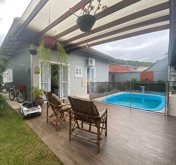 Casa Plana Averbada no Bom Retiro com 4 dormitórios