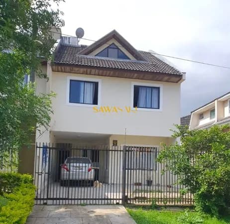 Sobrado Frente para a rua no Jardim das Américas! 3 quartos com ático. Amplo e iluminado