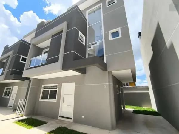 Sobrado Padrão para Venda em Bairro Alto Curitiba-PR