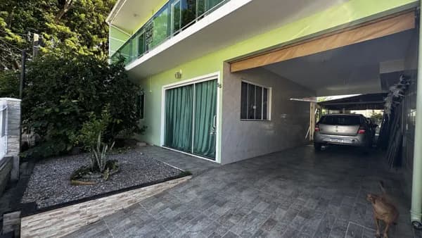 Casa 2 Pavimentos com 224,78m² - Averbada e com Escritura - Palhoça - SC