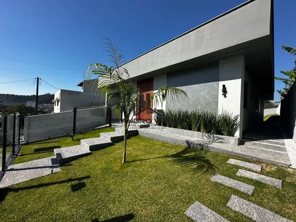 Casa 3 Dormitórios em São José/SC