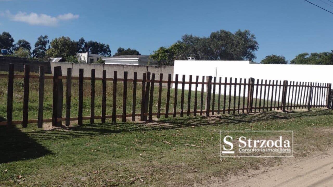 Oportunidade Única: Amplo Terreno de 1000m² Pronto para Construir em Bolaxa, Rio Grande/RS!
