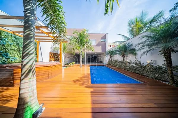 Linda casa á venda na Vila Prudente com 3 suites, Piscina, Churrasqueira, 10 vagas de garagem