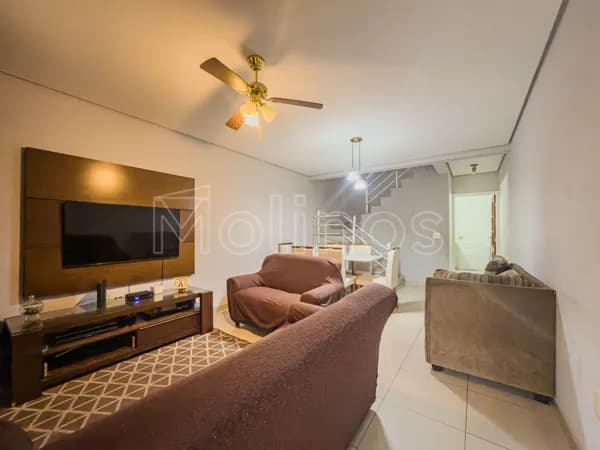 Sobrado 164 m² na Chácara Califórnia | 3 Dormitórios | Suíte | 2 Vagas