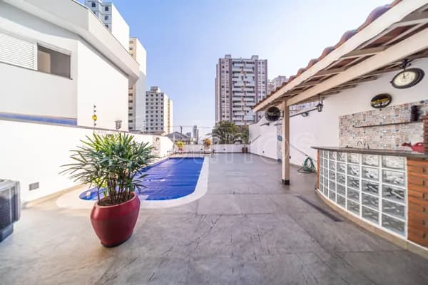 Sobrado na Mooca com 3 dormitórios e 5 vagas