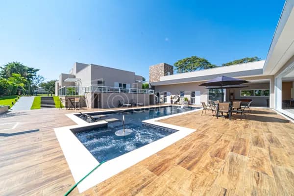 Casa com 5 Suítes e 3000m² de terreno no City Castelo