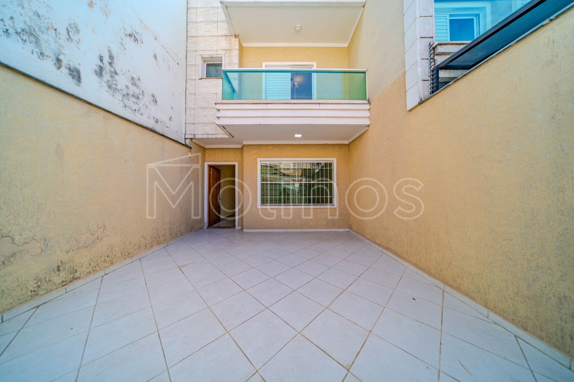 Sobrado 2 suítes e 2 vagas de garagem