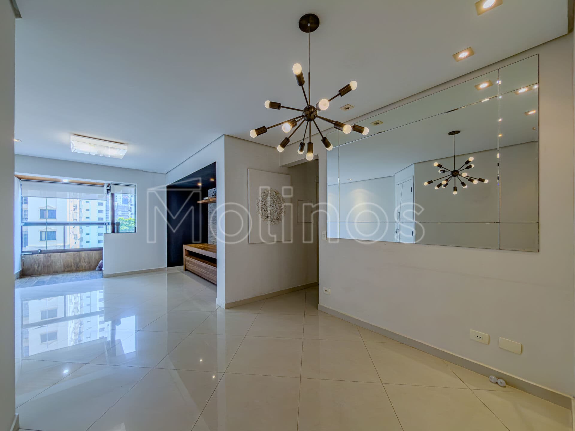 Apartamento no Brooklin: 2 Dorms ,1 Suíte, Closet, Living Ampliado, reformado, Sacada Envidraçada 2 Vagas
