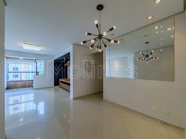Apartamento no Brooklin: 2 Dorms ,1 Suíte, Closet, Living Ampliado, reformado, Sacada Envidraçada 2 Vagas