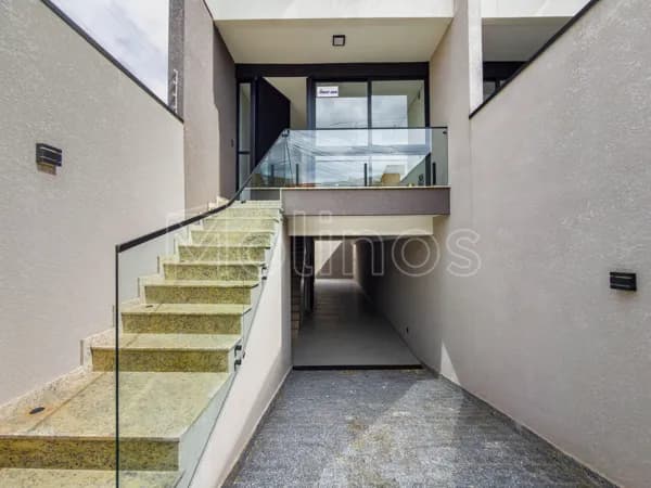 Sobrado 180m2, 3 dom, 1 st, 3 a 4 vagas