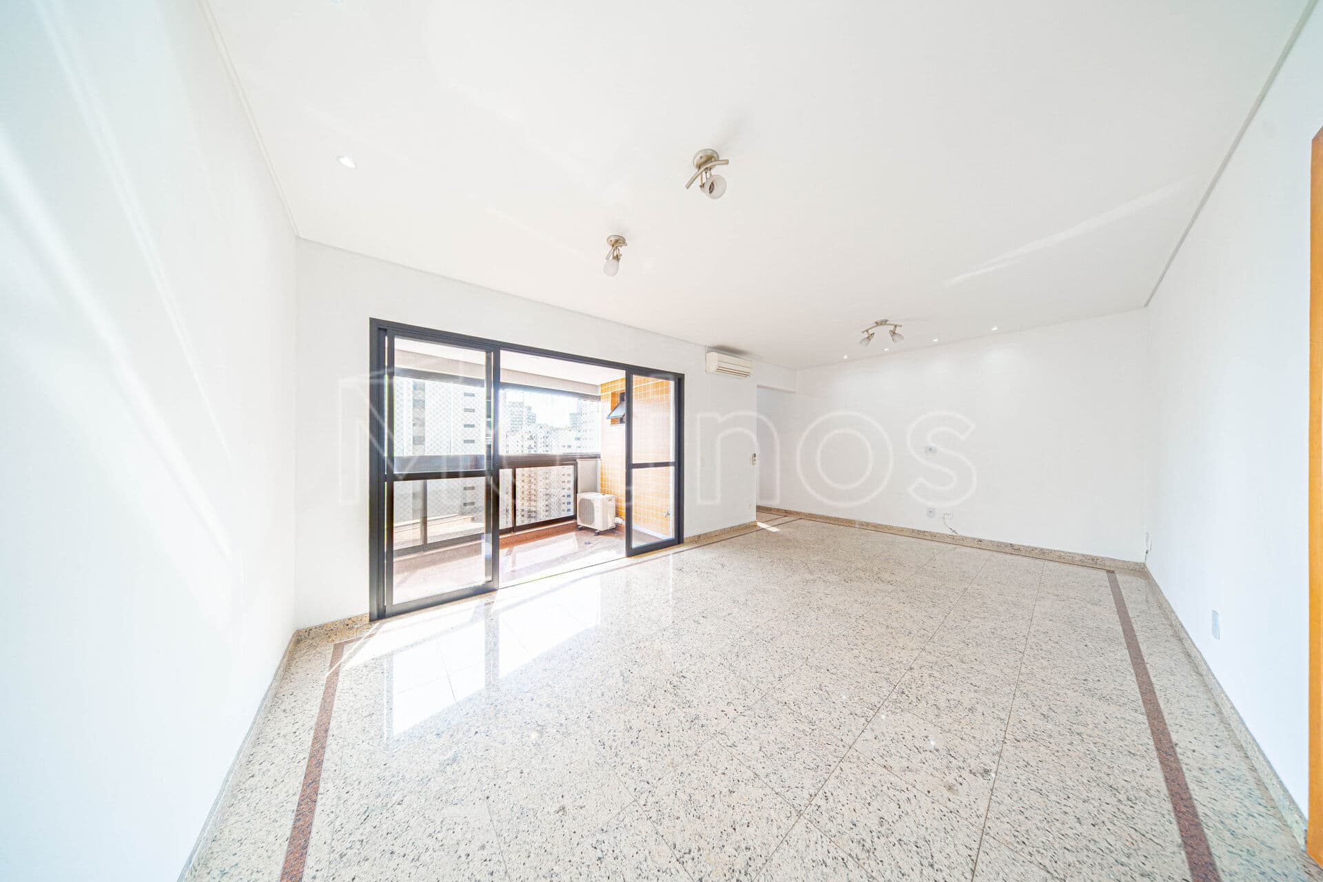 Apartamento 3 dorm e 3 vagas de garagem