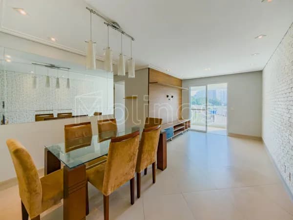 Oportunidade no Tatuapé 81m², 3 dorms e varanda com churrasqueira a carvão.
