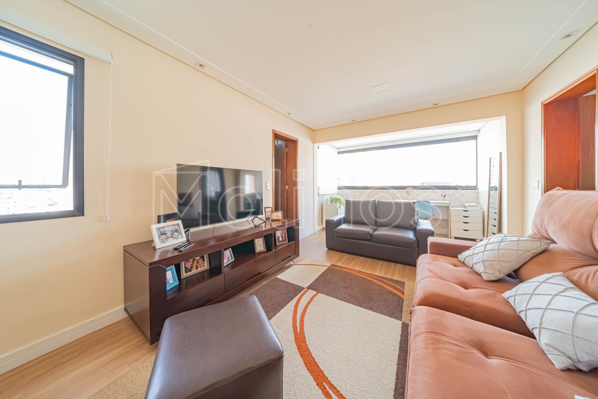 Apartamento à venda, com 3 dorms 2 suites e varanda