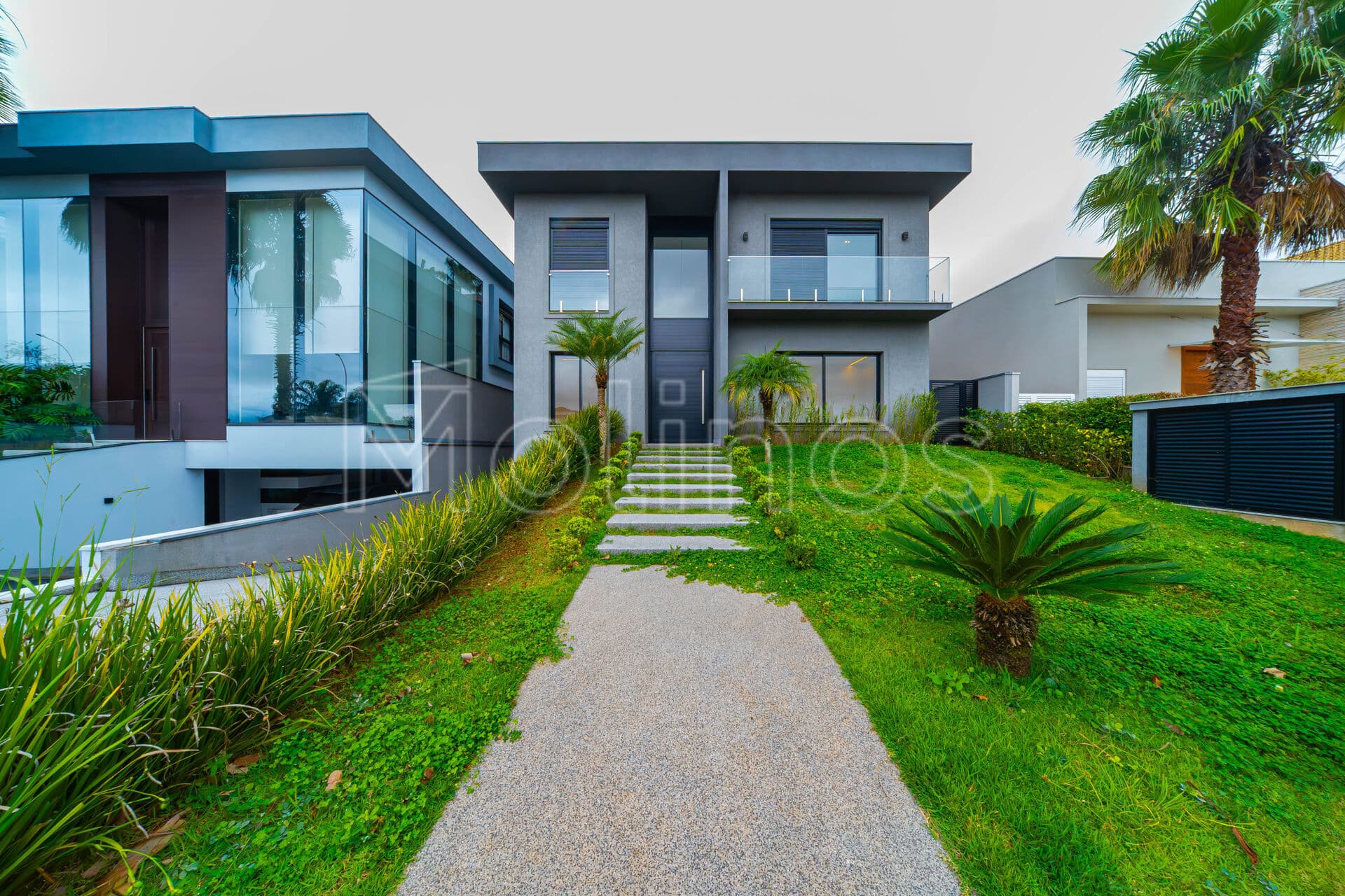 Casa de alto padrão no Villa Solaia – 6 suítes, 550 m², lazer completo