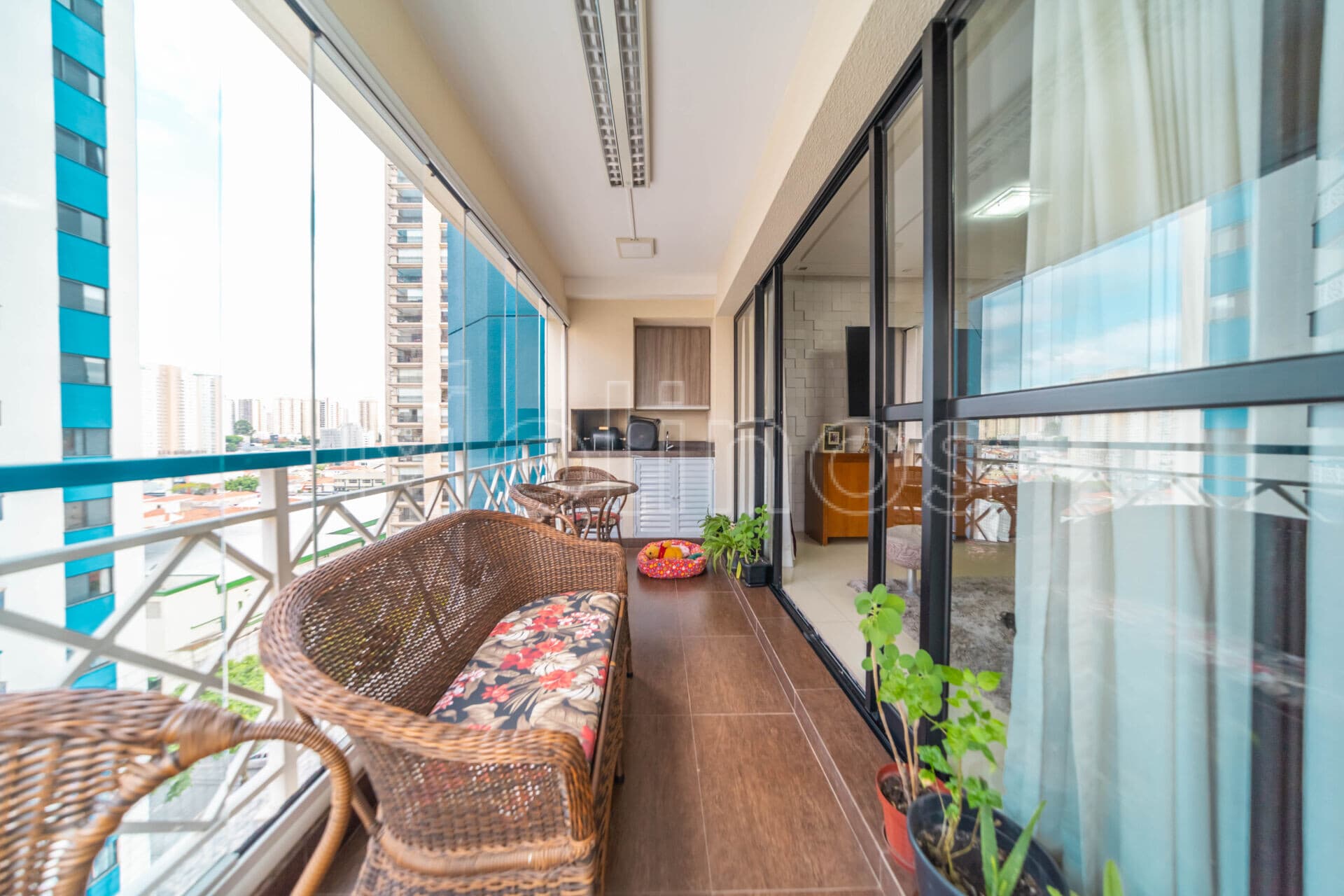 Apartamento à venda no Tatuapé com 3 suítes, Varanda Gourmet e 3 vagas de garagem