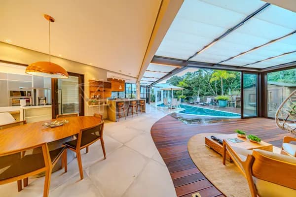Casa térrea a venda no Condominio Eco Park , 4 suites, 5 vagas, fundos com a Reserva, piscina