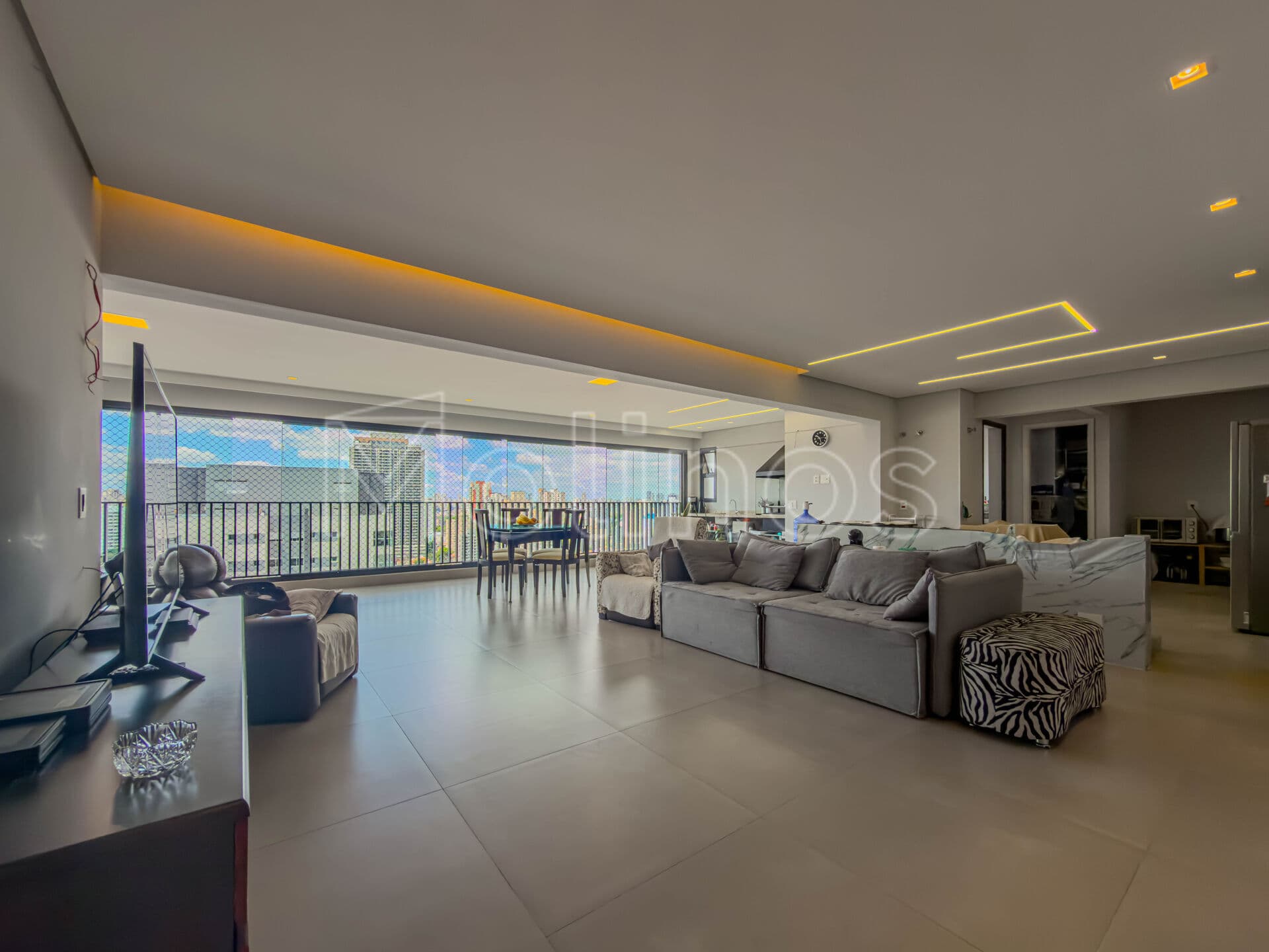 Apartamento alto padrão de 165m² 3suítes a venda no Skypark Tuiuti