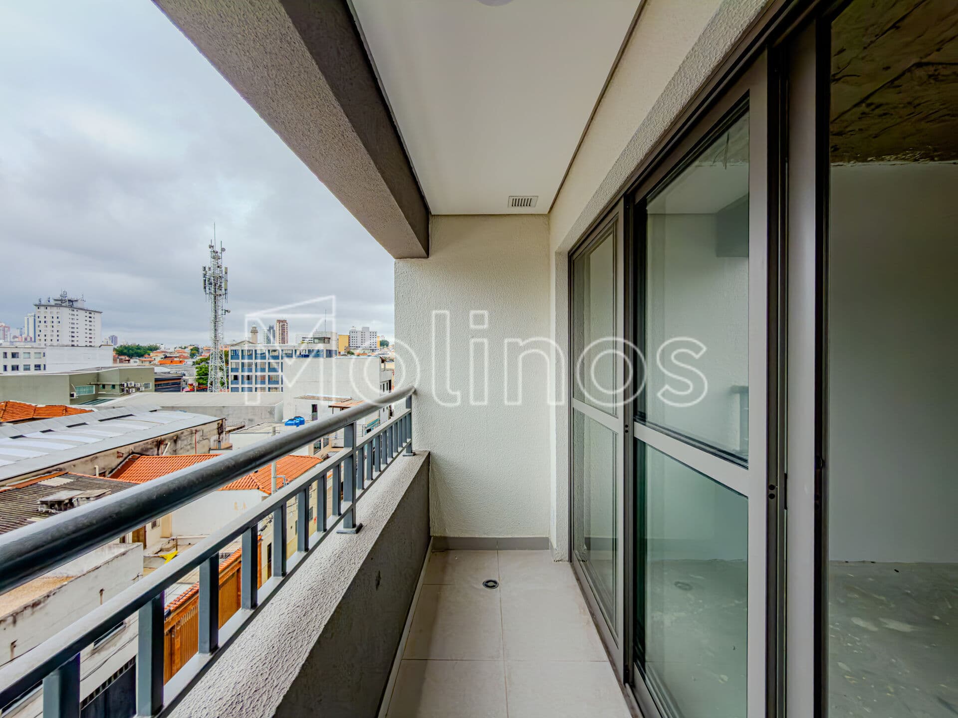 Sala Comercial - 30 M² - Frente ao Metro Belem - Contra piso