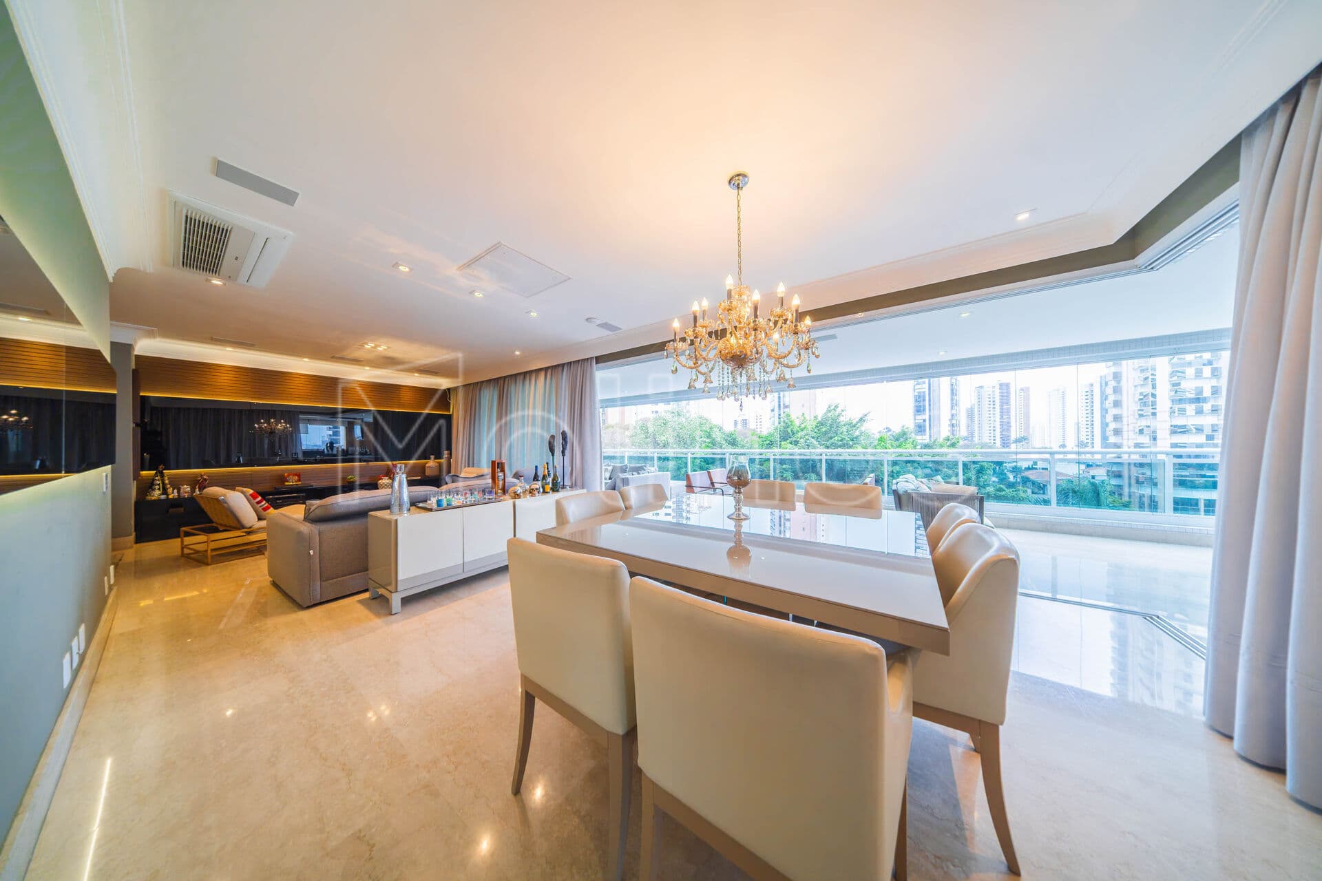 Apartamento Alto Padrão com 4 Dormitórios no Anália Franco