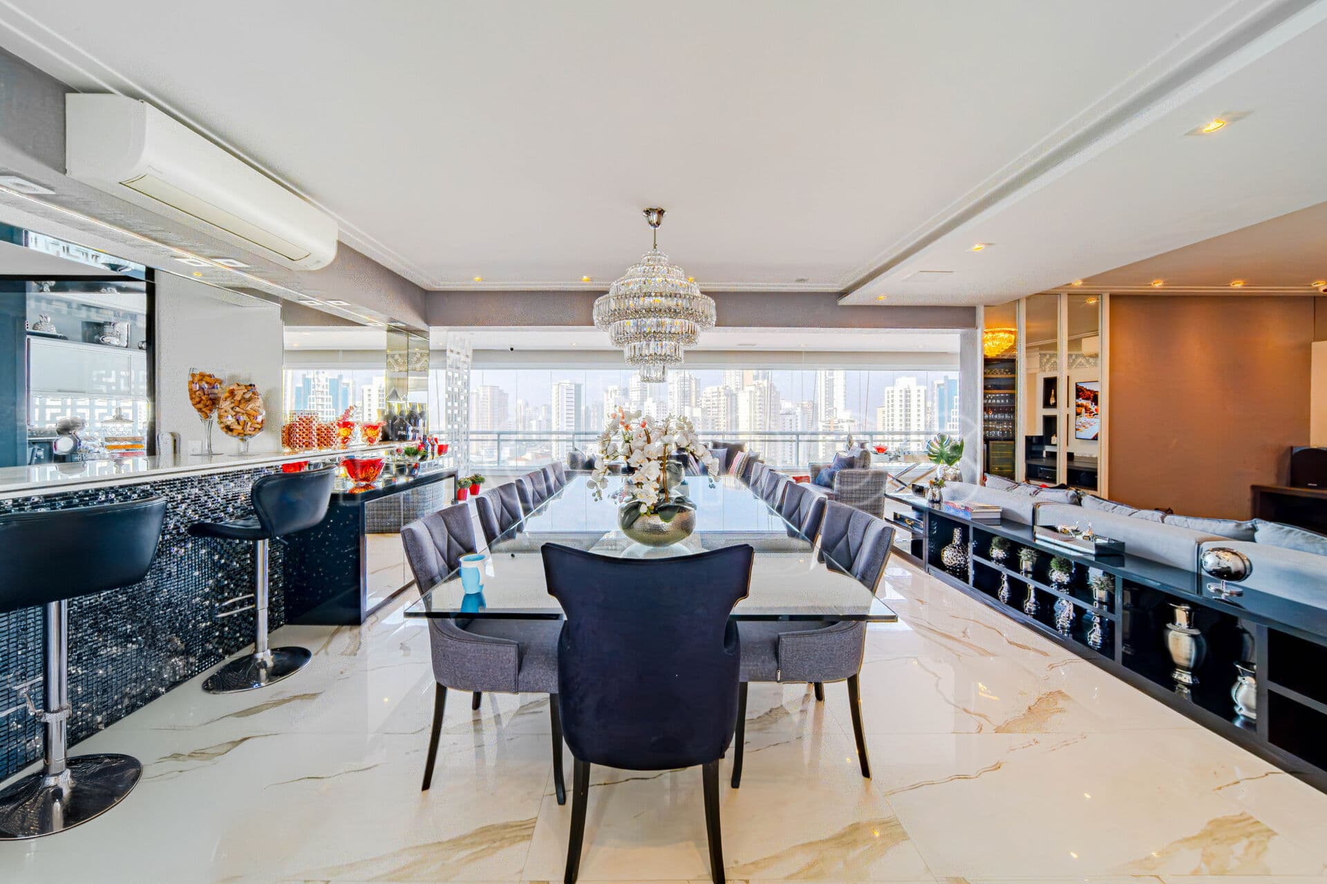 Apartamento á venda no Tatuapé, 209 m², 3 suites , 4 vagas, andar alto