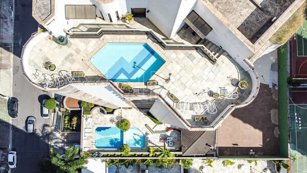 Cobertura Ampla no Miolo do Tatuapé com 5 Dormitórios, Piscina e Sauna