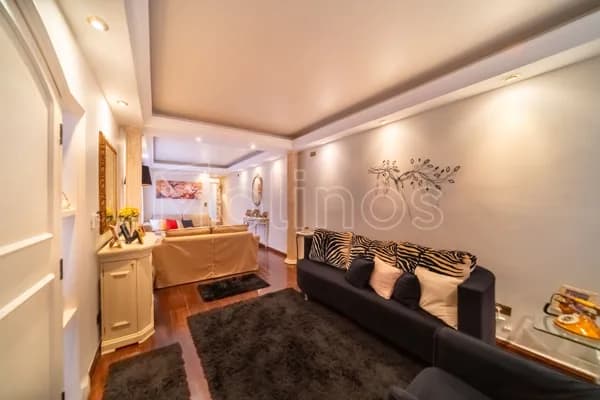 Espaçosa casa de 250m² com 3 suítes, área gourmet e piscina privativa a venda no Anália Franco
