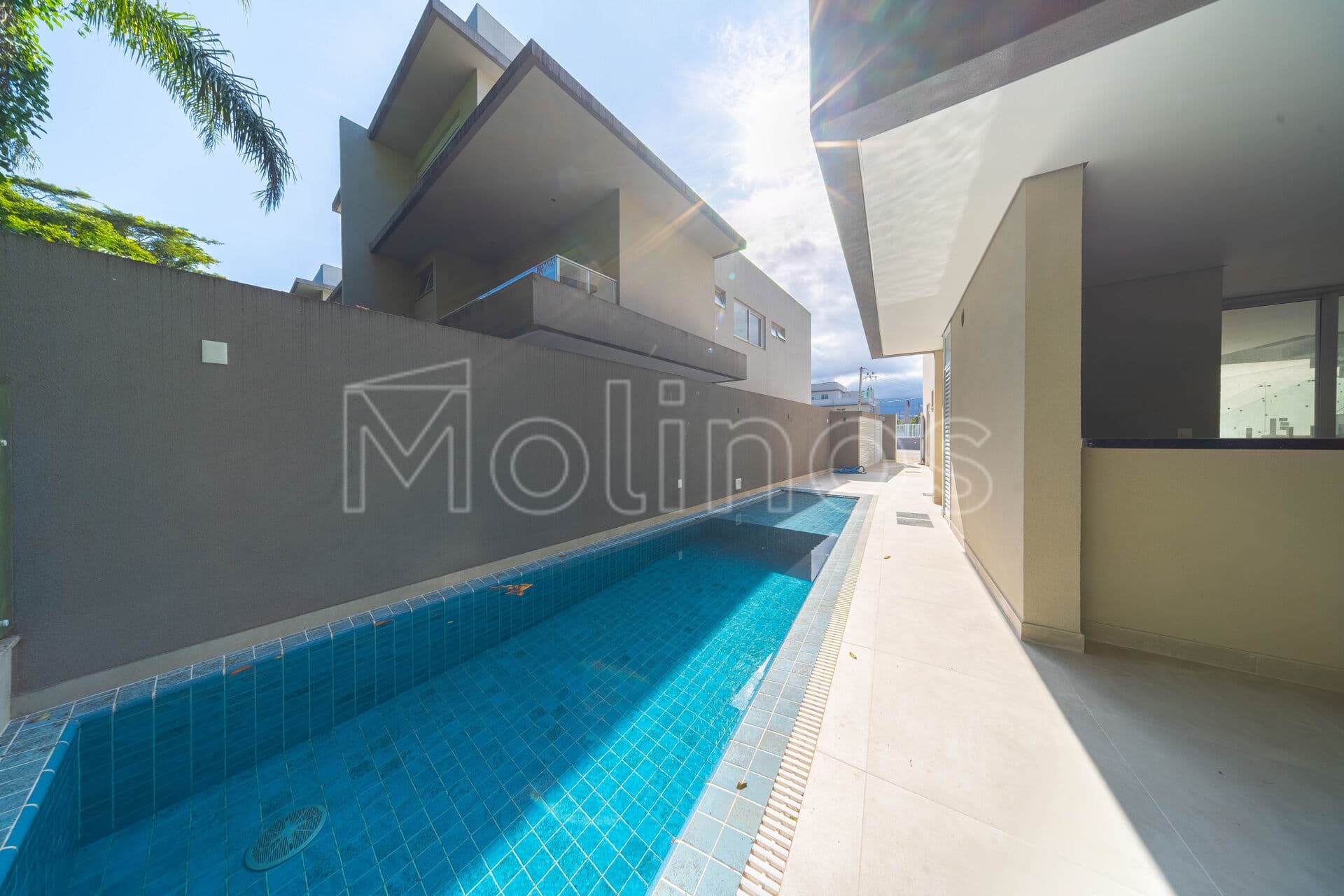 Alto Luxo na Riviera | 6 Suítes | Vista Mata e Golf