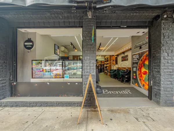 Loja com ponto gastronômica, totalmente equipada e operando, a venda no coração do Tatuapé