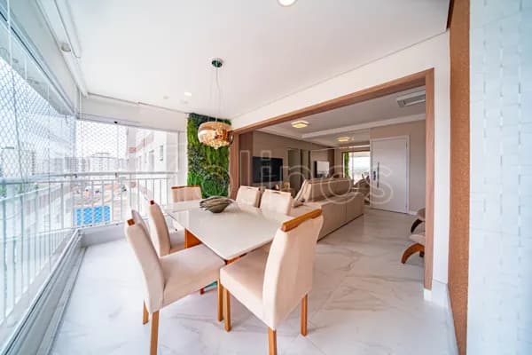 Apartamento reformado de 107m² com 3 suites e 2 vagas a venda no Pq. São Jorge