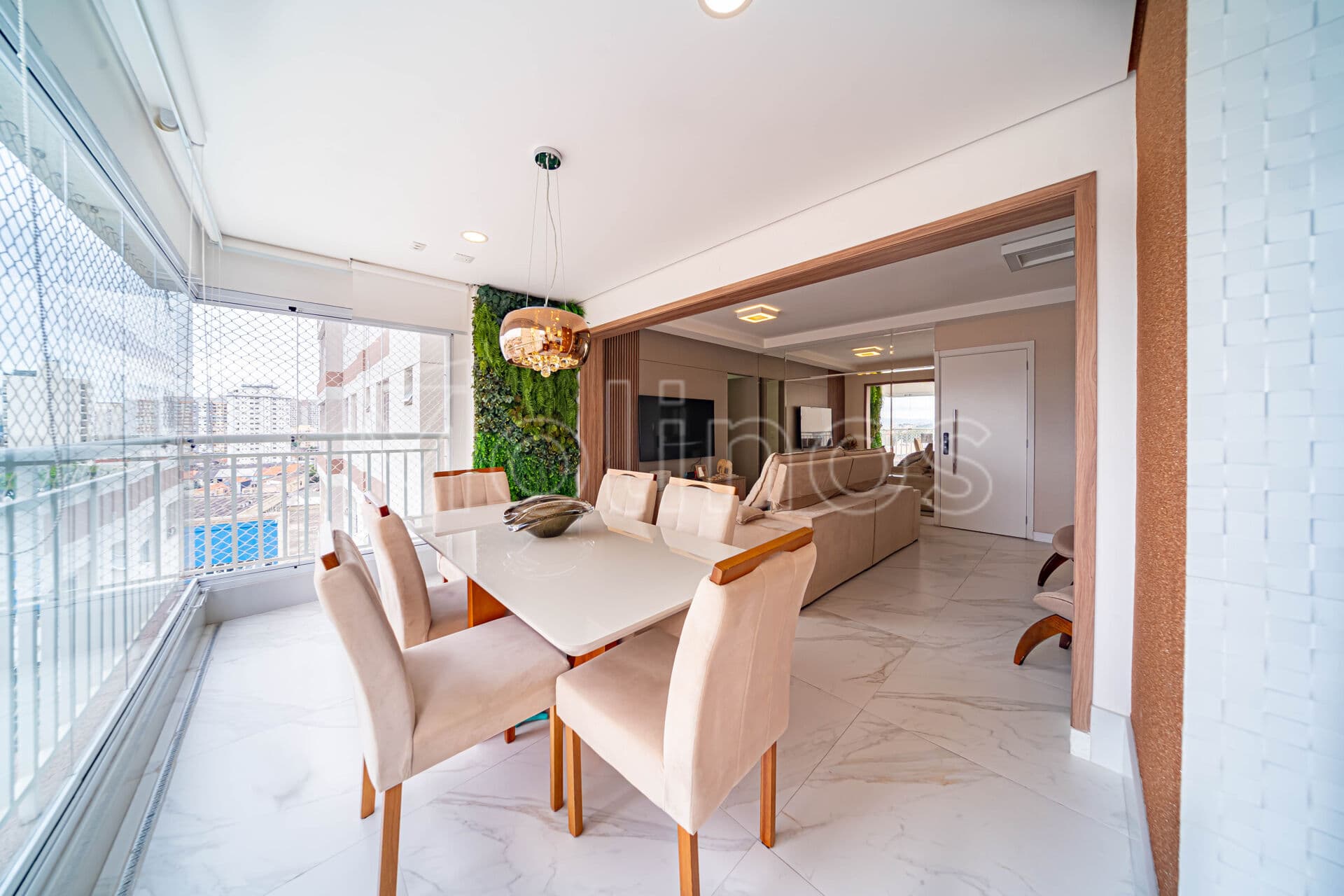 Apartamento reformado de 107m² com 3 suites e 2 vagas a venda no Pq. São Jorge