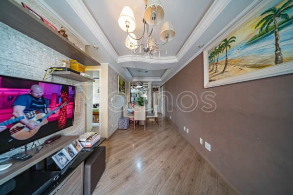 Apartamento com 2 dormitórios e 1 vaga de garagem no Belém