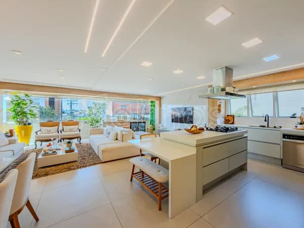 Apartamento todo reformado à venda na Vila Carrão