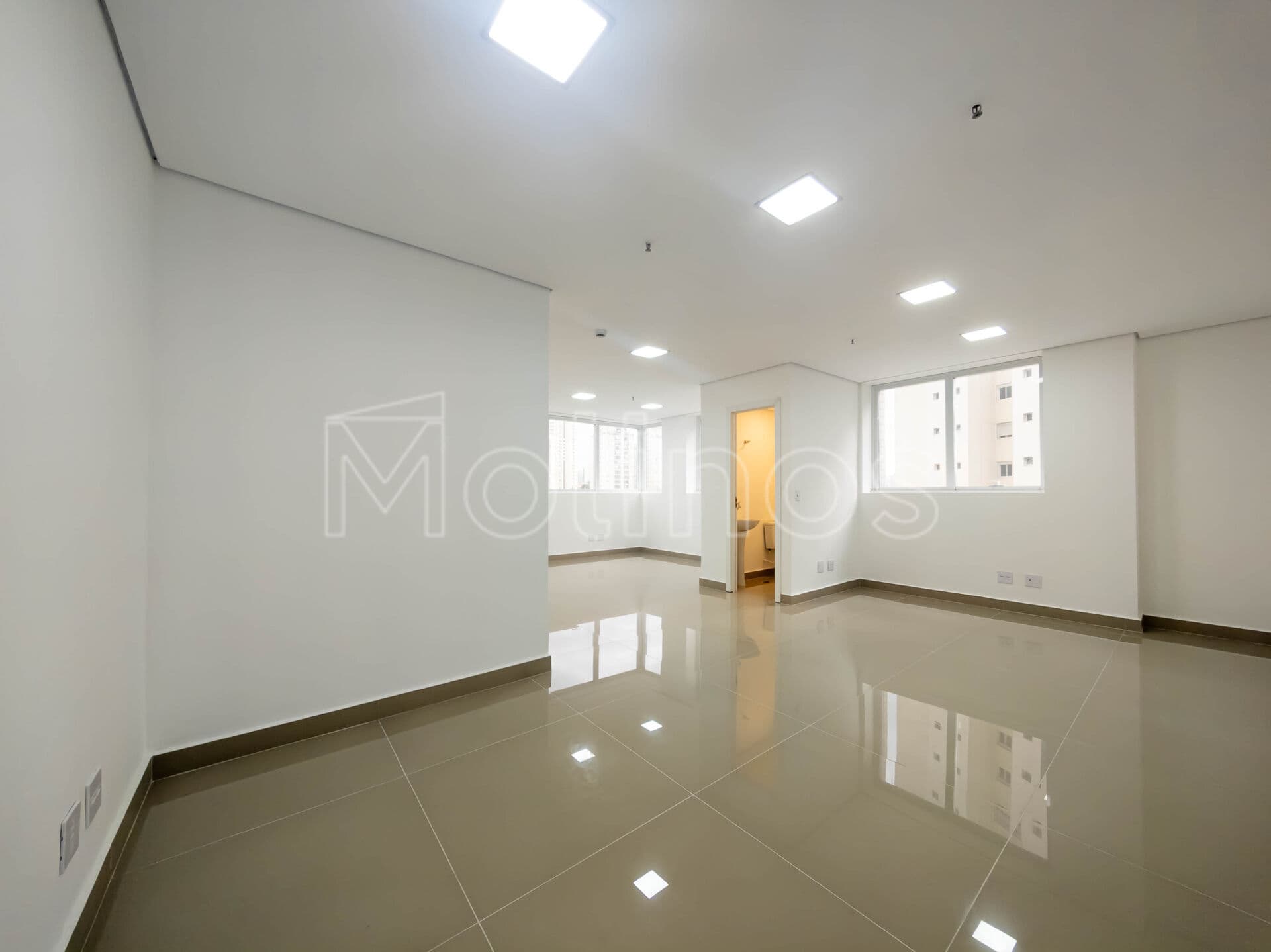 Sala Comercial com 50m² e 1 vaga de garagem