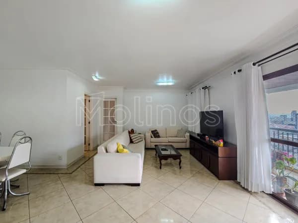 Apartamento Padrão com 3 vagas independentes